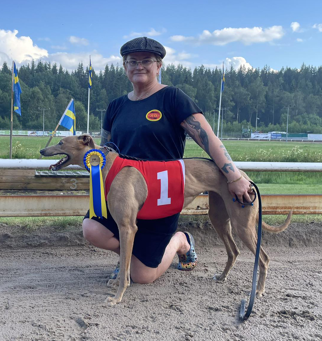 Vinnare lopp 3 Tipsligeloppet Greyhound: Mona Lisa Vinnare lopp 3 Tipsligeloppet Greyhound: Mona Lisa